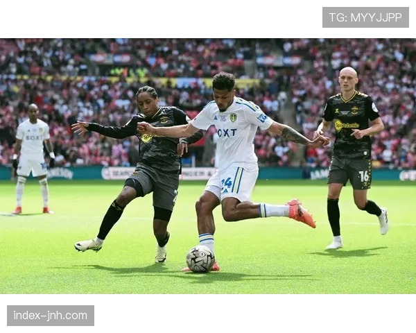 水晶宫12次射门零射正，十人利兹联防守组织堪称赛季最佳范例